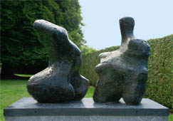 Two piece reclining figure nº 1, de Henry Moore, de la colección Embiricos, se adjudicó en Sotheby's Nueva York por 4.674.500 dólares